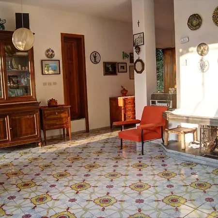 Villa Iole